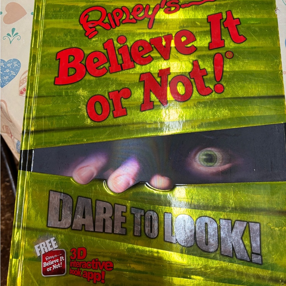 Ripley's Believe It or Not! Dare to Look Book